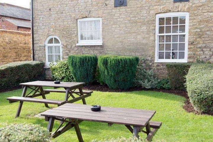 Cock Hotel By Greene King Inns Stony Stratford Exterior foto