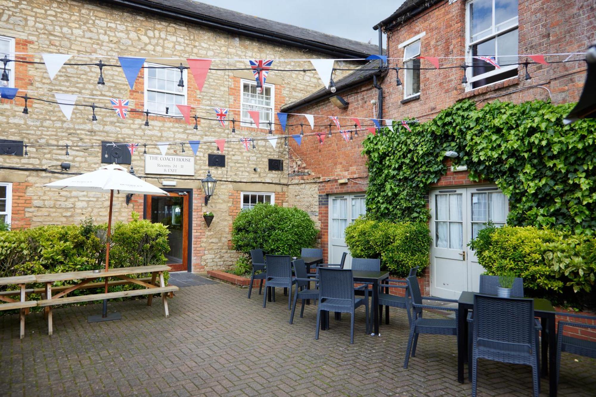 Cock Hotel By Greene King Inns Stony Stratford Exterior foto